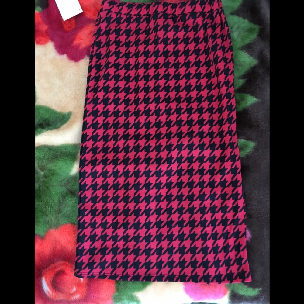 NWT MOA Magenta/ Black Houndstooth Pencil Skirt